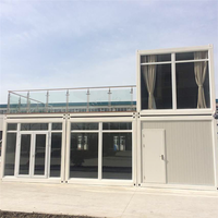 Maison modulaire en panneaux sandwich en acier du fabricant DXH avec piscine hors sol et design préfabriqué
