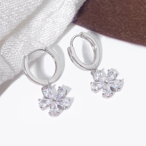 Pendientes de Aro Modernos de Plata Italiana 925 con Baño de Oro 18K y Circonitas para Niños, Diseños Florales Impermeables, Regalo Fino para Fiestas, Venta al por Mayor - Product Image 6