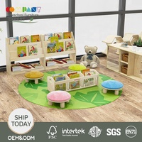 Moderno Conjunto de Estanterías de Madera para Rincón de Lectura en Guarderías, Aulas Montessori y Entornos de Aprendizaje Temprano