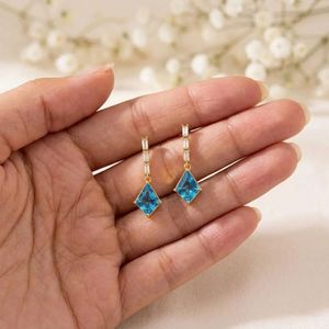 Pendientes Colgantes de Topacio Azul Cielo Natural en Forma de Cometa, Pendientes Delicados en Plata de Ley 925, Joyería Minimalista con Piedras Preciosas - Product Image 6