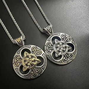 Nordic Selling Viking Jewelry Collier pendentif en acier inoxydable rétro hip-hop noeud celtique pour hommes - Product Image 2