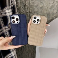 Coque de téléphone simple et tendance du fabricant avec protection d'objectif, design couleur unie pour iPhone 17 16 15 14 13 Pro Max