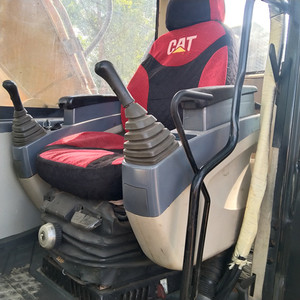 รถขุดขนาดใหญ่ CAT325C น้ำหนัก 25 ตัน พร้อมบุ้งกี๋ขุดขนาด 1.25 ลูกบาศก์เมตร รถขุดตีนตะขาบมือสอง - Product Image 6