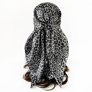 Foulard Quadrato in Raso Finto Seta con Stampa <span class=keywords><strong>Leopardata</strong></span> Stile Europeo-Americano 90cm - <span class=keywords><strong>Sciarpa</strong></span> Estiva Vintage da <span class=keywords><strong>Donna</strong></span> - Ingrosso - Product Image 2