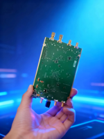 Papan Pengembangan USRP B210 Pabrik Hjt China - Platform Pengembangan SDR Asli Baru dengan Garansi 1 Tahun Bahan PCB