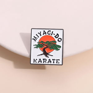 <span class=keywords><strong>Miyagi</strong></span> Do Karate smaltato spille personalizzate di arti marziali spille da bavero distintivi per gioielli da cartone animato regalo per bambini amici - Product Image 3
