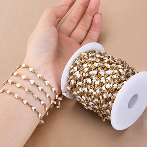 Nueva Cadena de Acero Inoxidable Chapada en Oro de 18K con Corazón de Esmalte Blanco |   Se vende por metro, rollo o carrete para la creación de joyería DIY - Product Image 6