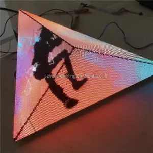 इनडोर रचनात्मक एलईडी डिस्प्ले स्क्रीन रात बार के लिए त्रिकोण अनुकूलित एलईडी प्रदर्शन का नेतृत्व किया