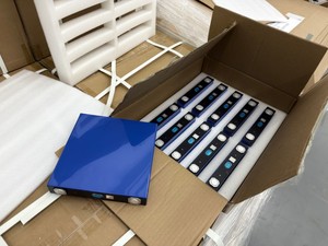 Celda de energía prismática LiFePO4 de grado A LF150 de 3.2V 150Ah con bajo IR, batería LFP para vehículos eléctricos, UPS y almacenamiento de energía solar, lista para envío desde almacén en la UE - Product Image 5