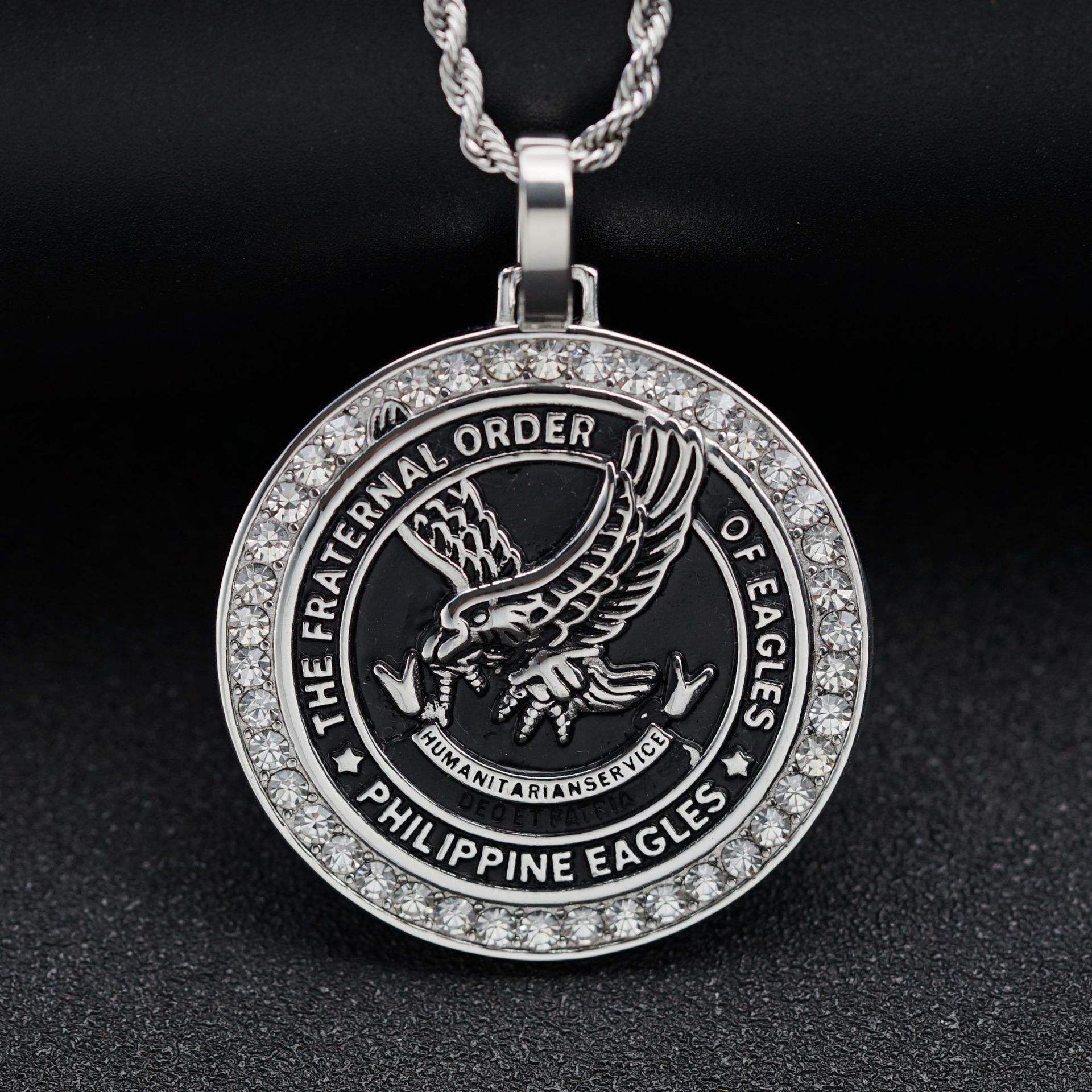 จี้เดี่ยวสีเงินสีดำไม่มีโซ่