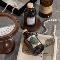 Diffuseur de roseau de parfum boisé floral et fruité haut de gamme diffuseur parfumé sans flamme aromathérapie pour la décoration de voiture d'hôtel à la maison
