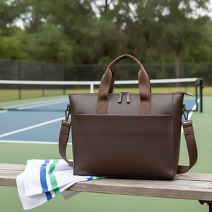 Sac de transport structuré en PU italien pour pickleball avec bandoulière, capacité 2 raquettes, aspect italien, logo personnalisé, vente en gros - Product Image 3