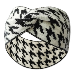 Oreille de couvre-chef d'hiver personnalisée HZO-23079 tricotée avec patch logo <span class=keywords><strong>bandeau</strong></span> chapeaux en acrylique <span class=keywords><strong>pour</strong></span> femmes - Product Image 4