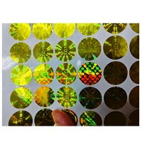 Étiquette à gratter avec un numéro de code différent pour chaque pièce, autocollant holographique de marque pharmaceutique de style 2D avec un numéro de code unique