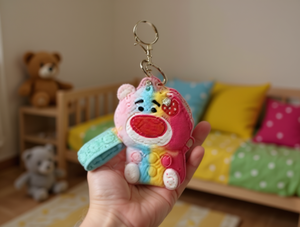 Porte-monnaie mini ours fraise en tissu non tissé, anti-stress, porte-clés dessin animé unisexe - Product Image 2