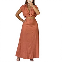 Ensemble 2 pièces pour femmes : haut court à manches courtes et jupe longue fendue sur le côté à taille haute, ensemble assorti