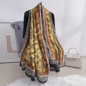Lenço de seda para mulheres, lenço de xadrez de cetim com estampa personalizada, cachecol hijab, cachecol para mulheres, atacado, 2024