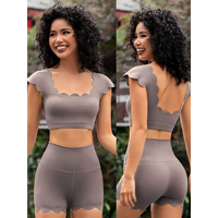 Ensembles de sport 2 pièces pour femmes, style yoga festonné, avec brassière de sport à découpes et short taille haute, doux et extensible, pour la gym, la course et les activités sportives