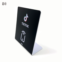 Support de table personnalisé en PVC imprimé étanche pour restaurant, avec puce RFID NFC NTAG, pour la collecte d'avis sur les réseaux sociaux Google
