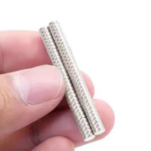 RT Magnet Factory fournit des aimants en néodyme - 100 pièces, puissants pour le bureau et la maison, 6x3mm pour réfrigérateur et salle de classe, argentés - Product Image 4