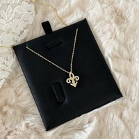 Collier pendentif fleur-de-lis en argent sterling S925 entièrement pavé de CZ, plaqué or 18 carats, collier ras-de-cou délicat en forme de fleur d'iris pour femmes