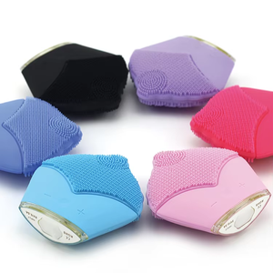 Brosse nettoyante pour le visage en silicone imperméable, rechargeable par USB, exfoliant pour un nettoyage en profondeur, nettoyeur de pores pour le visage et le corps - Product Image 6