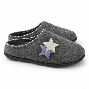 Grossiste Pantoufles Femme Appliqué Étoile Cœur Bout Fermé Polaire Semelle Caoutchouc Antidérapante - Product Image 3
