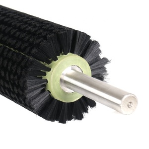 Spazzola a rullo per pulizia trasportatori a spirale in nylon e crine di cavallo, personalizzata per uso industriale, con albero cilindrico in plastica - Product Image 3