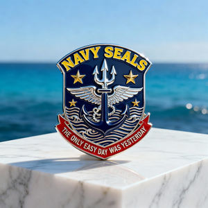 Pins con Logotipo Personalizado de Diseño del Fabricante, Insignias Metálicas con Logotipo, Broche Metálico, Emblema, Pin de Solapa Personalizado, Pins de Esmalte Suave y Duro Personalizados - Product Image 4