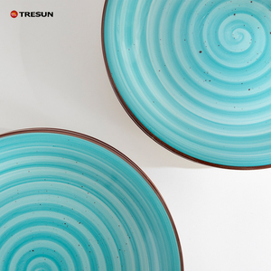 Assiette Rustique Chinoise Écologique en Grès Peinte à la Main, Motif Spirale Bleue, 10,5 Pouces, Prix Usine - Product Image 5