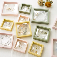 Boîte à Membrane Carrée Colorée Anti-oxydation à Suspendre, Personnalisable, en Film PE Transparent 3D pour Présentoir à Bijoux