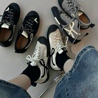 Zapatillas Retro de Mujer con Punta Decorativa y Cordones, de Ante con Bloques de Color, Estilo Casual, Bajas, en Negro, Blanco y Gris