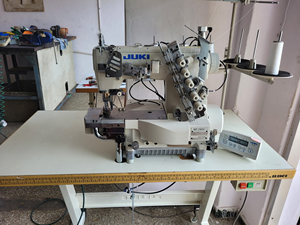 JUKIs Industrial Sewing Machine MF-7923 Three Needle Five <b>Thread</b> Double Sided Decorative Sewing Machine - Product Image 2