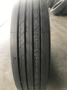 Pneus radiaux pour camions lourds ZC Rubber 315/80 R22.5 11r24.5 16 plis, état neuf, pour le Burkina Faso - Product Image 4