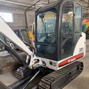 Mini-excavatrice sur chenilles Bobcat 331 d'occasion, moteur Kubota, compacte, hydraulique, pour travaux de jardinage, d'aménagement paysager et de construction municipale - Product Image 2