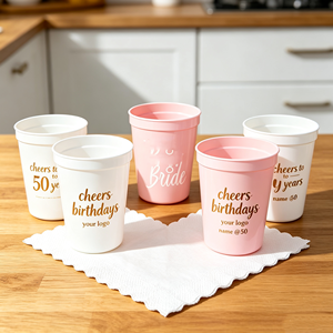 Gobelet de stade réutilisable personnalisé blanc avec logo, 12oz 16oz, en plastique sans BPA, pour fêtes et événements, vente en gros, noir avec serviette - Product Image 1