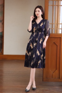 Gonna Lunga <span class=keywords><strong>di</strong></span> Lusso Cinese in Pura Seta <span class=keywords><strong>di</strong></span> Gelso 100% per Donna, Comoda e Morbida con <span class=keywords><strong>Motivi</strong></span> Tradizionali e Vita Naturale - Product Image 2