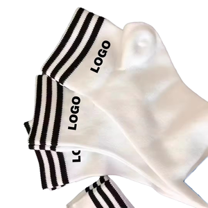 Chaussettes de sport de cyclisme unisexes avec logo personnalisé, 100% coton tricoté, hauteur mi-mollet avec logo brodé sur le revers, faible MOQ pour hommes et femmes - Product Image 1