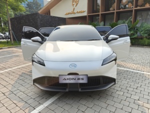 GAC Aion ES Luxe Elektrische Sedan Lange Afstand 500km Premium Comfort voor Executive Business Chauffeurservice - Product Image 4