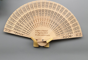 Abanicos de Mano Plegables de Madera Aromática, Artesanía China Personalizada y Económica, Abanicos de Boda, Regalos de Boda para Invitados - Product Image 5