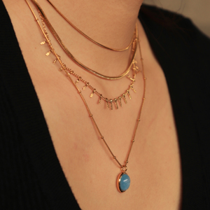 <span class=keywords><strong>Collana</strong></span> <span class=keywords><strong>con</strong></span> Pendente Minimalista in <span class=keywords><strong>Acquamarina</strong></span> Blu Ovale, Placcata in Oro PVD, in Acciaio Inossidabile 316L, <span class=keywords><strong>con</strong></span> Catena a Serpente, di Chris April - Product Image 1