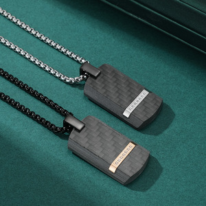 Nueva combinación de carbono puro para hombre, colgante de etiqueta de perro de piedra con incrustaciones de acero inoxidable, ropa de titanio negro personalizada - Product Image 3
