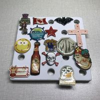 Insigne promotionnel LED de revers de bouton lumineux de LOGO LED de forme personnalisée d'OEM d'usine pour la partie