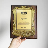 Plaque de certificat en bois gravée sur mesure avec support fixe et plaque dorée pour souvenirs d'honneur de compétition MH-W17