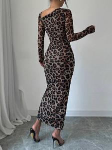 Abito <span class=keywords><strong>da</strong></span> donna plissettato con stampa leopardata alla moda abito <span class=keywords><strong>da</strong></span> festa Sexy a maniche lunghe con colletto inclinato Slim abiti <span class=keywords><strong>da</strong></span> Modulare laterali femminili - Product Image 4