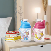Bouteilles d'eau en plastique de qualité alimentaire de style dessin animé avec couvercle à paille pour enfants