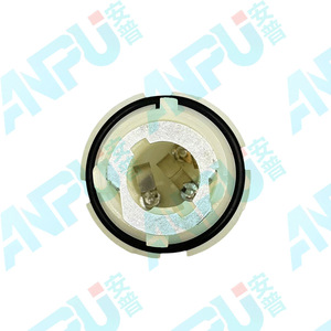 ขั้วหลอดไฟรถยนต์ S25 รุ่น RZ 01 A0106 พลาสติกสีขาว สายคู่ สำหรับไฟรถยนต์ - Product Image 1