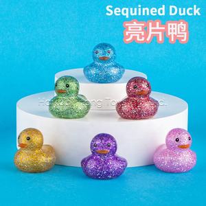 Vente chaude 2025, personnalisable avec logo et forme, mini canard en caoutchouc vinyle, vente en gros, jouet flottant pour le bain des enfants, cadeau promotionnel sonore - Product Image 3