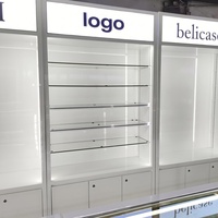 Vitrine de présentation de parfums minimaliste, meuble de présentation cosmétique personnalisé, mobilier pour salon de beauté et boutique de cosmétiques avec rangement et éclairage LED