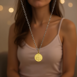 จี้แองเจลิน่า ราศีกุมภ์ ขนาด 1.5 ซม. สร้อยคอสแตนเลสชุบทองสำหรับผู้หญิง สไตล์มินิมอล ใส่ได้ทุกวัน - Product Image 2